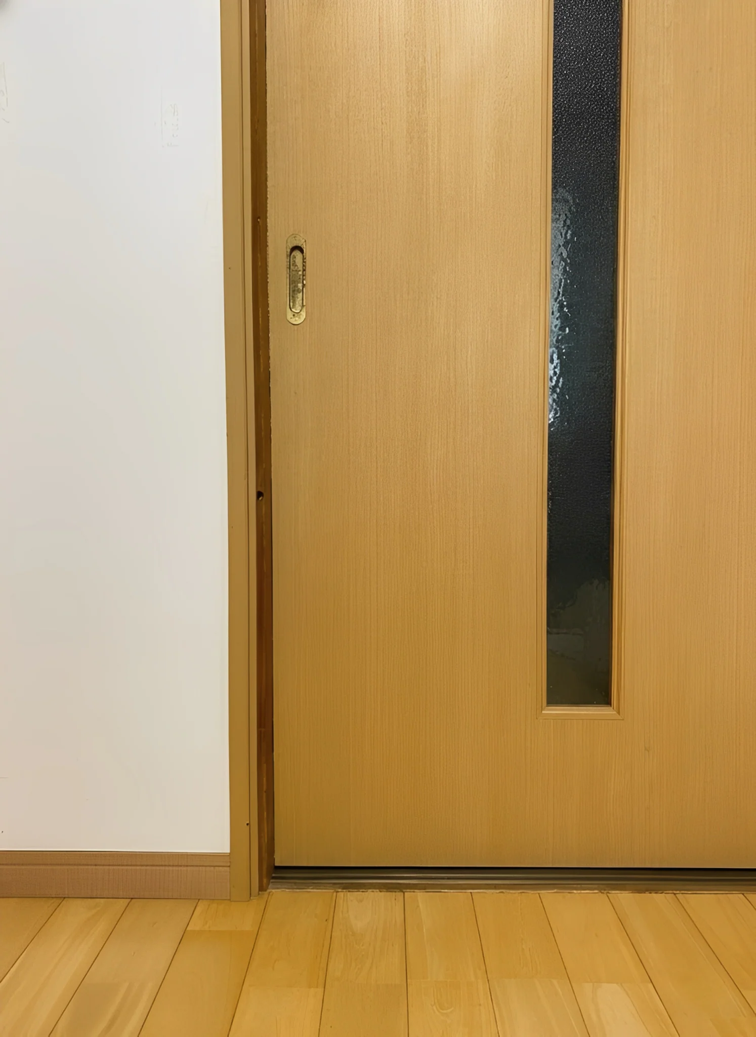 ペットドア取り付け前の室内ドア