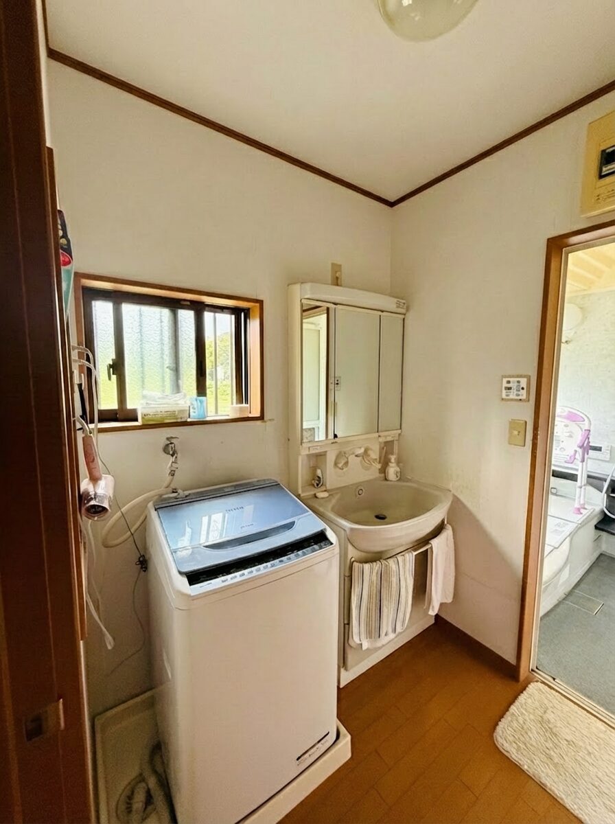 洗面脱衣室リフォーム(タカラスタンダード ファミーユ)施工前