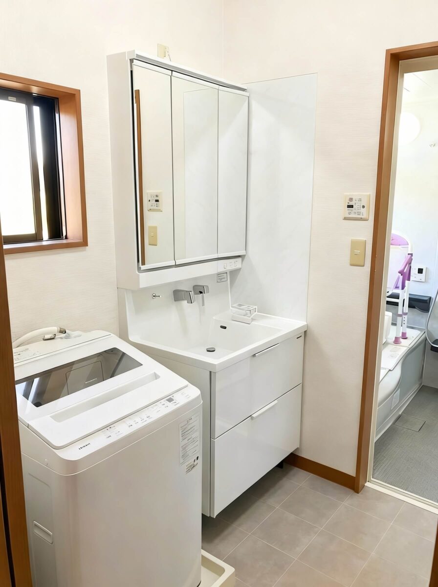 洗面脱衣室リフォーム(タカラスタンダード ファミーユ)施工後